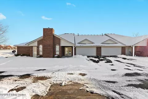 5212 Sand Wood Ln, Louisville, KY 40272