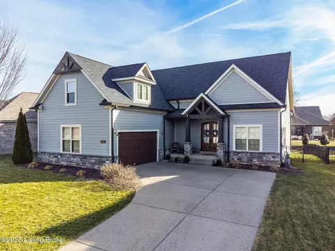 5205 Rock Bluff Dr, Louisville, KY 40241