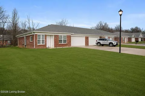 6700 Woods Mill Dr, Louisville, KY 40272