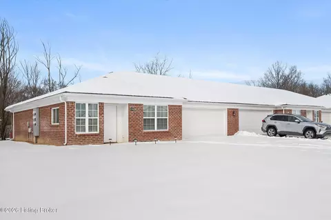 6700 Woods Mill Dr, Louisville, KY 40272