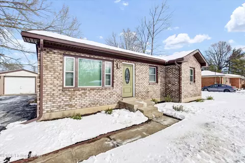 5305 Pyrus Ln, Louisville, KY 40258