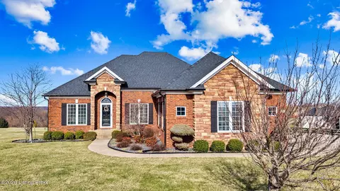 843 Nevin Ln, Fisherville, KY 40023