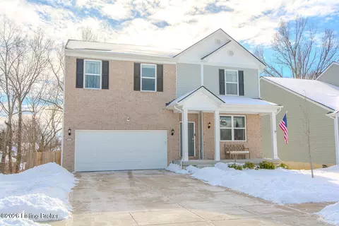 Exterior - 6002 White Pine Ln, La Grange, KY 40031 photo 2 of 9