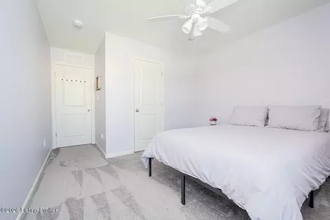 Bedroom - 6002 White Pine Ln, La Grange, KY 40031 photo 6 of 8