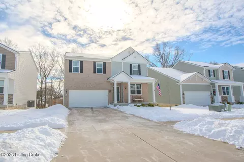 Exterior - 6002 White Pine Ln, La Grange, KY 40031 photo 3 of 9