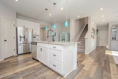 Entry Way - 6002 White Pine Ln, La Grange, KY 40031 photo 1 of 7