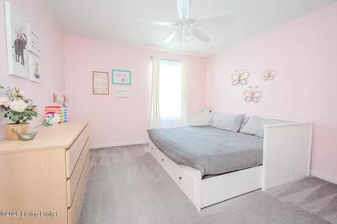 Bedroom - 6002 White Pine Ln, La Grange, KY 40031 photo 3 of 8