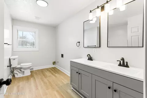 Bath - 205 Liddell St, Perryville, KY 40468 photo 1 of 5