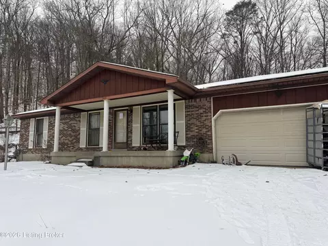 569 Castleman Branch Rd, Shepherdsville, KY 40165