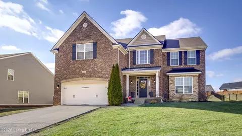 204 Chestnut Grove Ct, Louisville, KY 40023