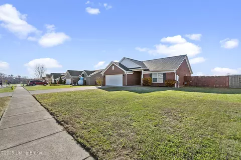 189 Magnolia Dr, Shepherdsville, KY 40165