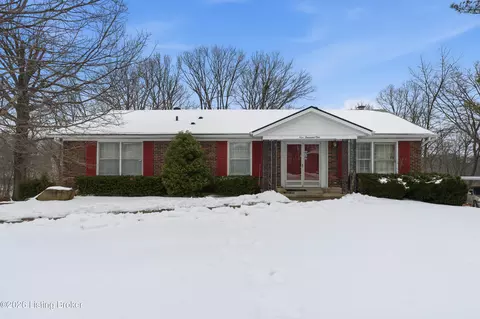 9001 Lakeridge Dr, Louisville, KY 40272