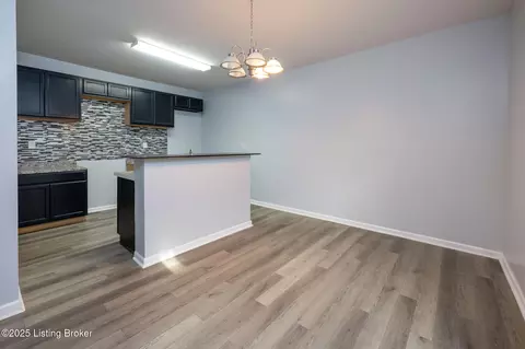 2831 W Madison St, Louisville, KY 40211