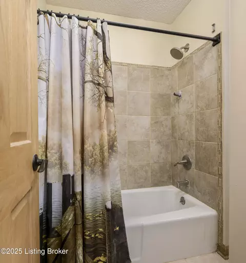 Bath - 8126 John Pectol Rd, Georgetown, IN 47122 photo 6 of 7