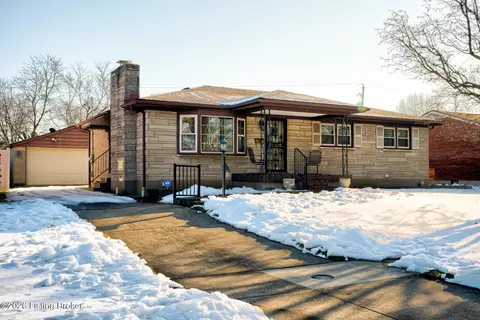 3911 Woodgate Ln, Louisville, KY 40220