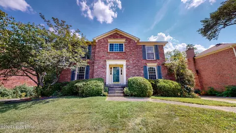 12108 Greenvalley Dr, Douglass Hills, KY 40243
