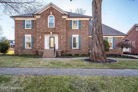 8320 Regency Woods Way, Louisville, KY 40220