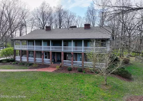4226 Dolphin Rd, Louisville, KY 40220