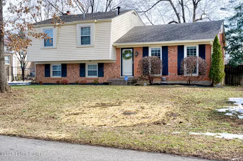 6801 Fordham Ln, Louisville, KY 40291