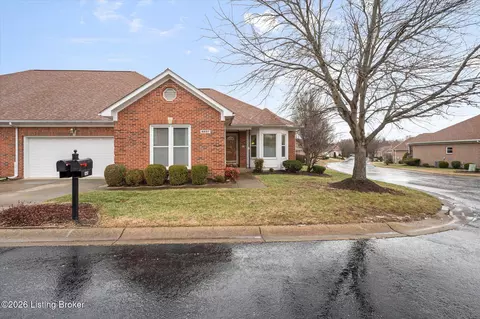 8207 Rock Wall Ct, Louisville, KY 40220