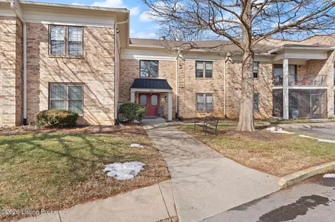 1800 Manor House Dr #109, Louisville, KY 40220