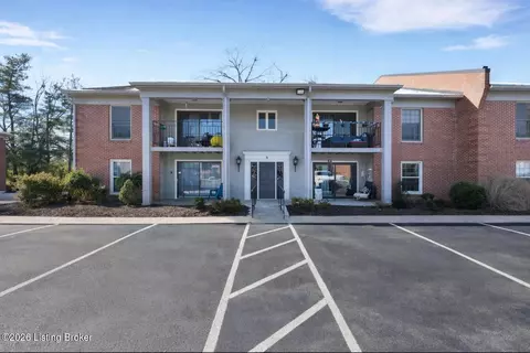 8 Dupont Way #1, Louisville, KY 40207