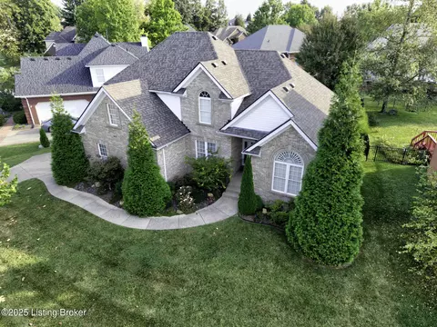 4237 Pleasant Glen Dr, Louisville, KY 40299