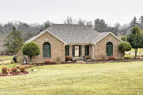 360 Rockcastle Villa Dr, Shepherdsville, KY 40165