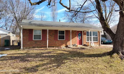 208 Blossom Rd, Louisville, KY 40229