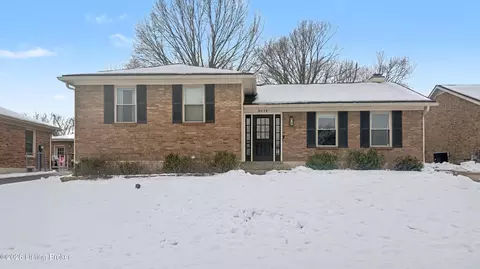 3614 Sudbury Ln, Louisville, KY 40220