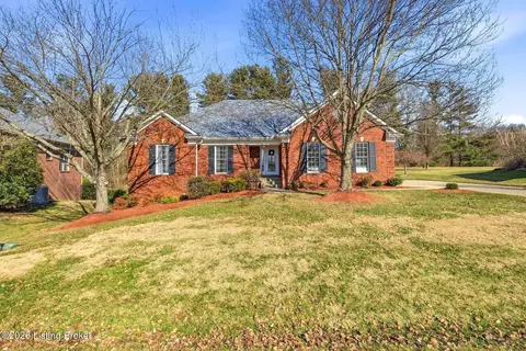 1011 Barbizon Dr, Goshen, KY 40026