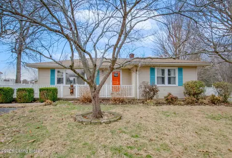 427 S Deepwood Dr, Radcliff, KY 40160