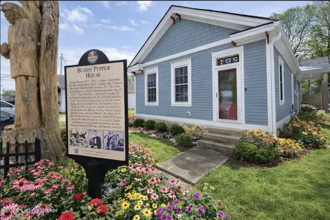 109 S Walnut St, La Grange, KY 40031