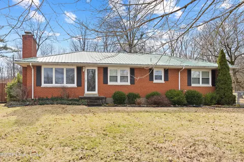 1325 W Vine St, Radcliff, KY 40160
