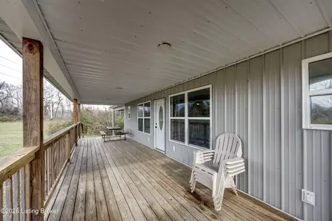 Exterior - 918 Oklahoma Rd, Bee Spring, KY 42207 photo 6 of 7
