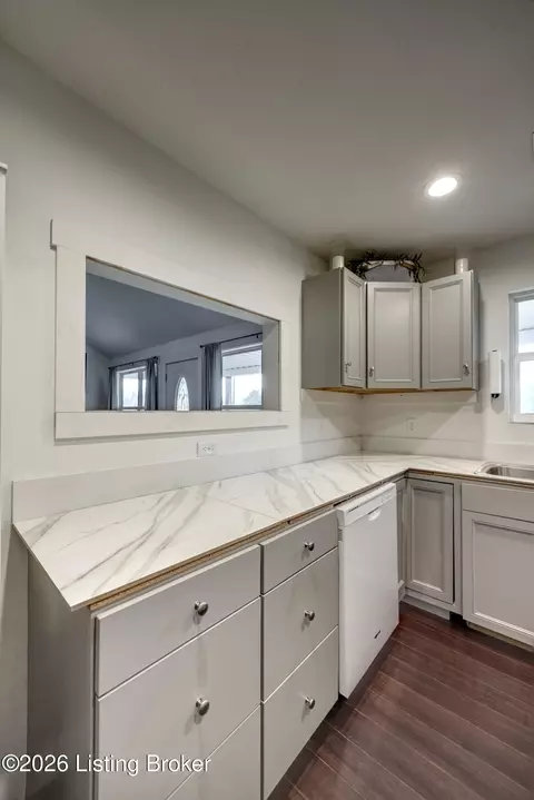 Kitchen - 918 Oklahoma Rd, Bee Spring, KY 42207 photo 3 of 3