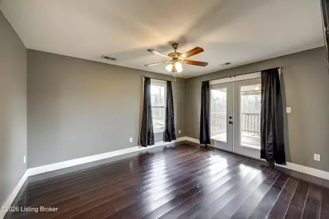 Bedroom - 918 Oklahoma Rd, Bee Spring, KY 42207 photo 1 of 4