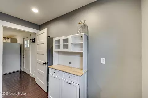 Entry Way - 918 Oklahoma Rd, Bee Spring, KY 42207 photo 3 of 3