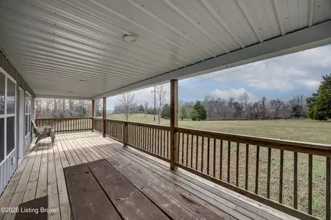 Exterior - 918 Oklahoma Rd, Bee Spring, KY 42207 photo 5 of 7