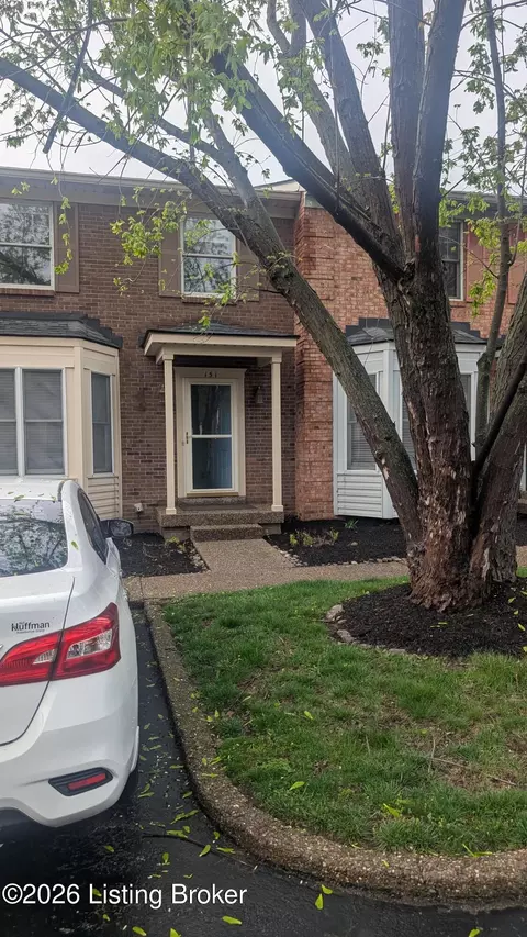 151 Gardiner Lake Rd, Louisville, KY 40205