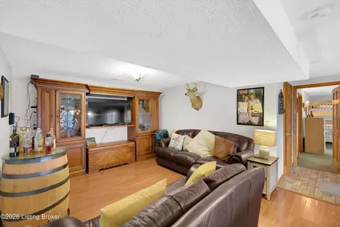 Living - 775 Penn Run Rd, Bee Spring, KY 42207 photo 5 of 6