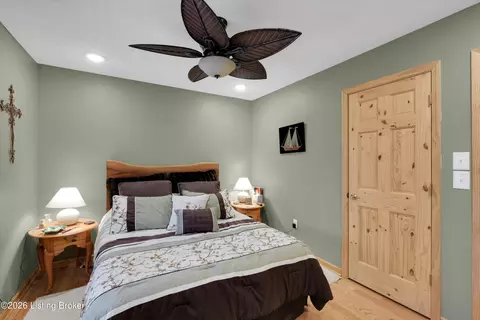 Bedroom - 775 Penn Run Rd, Bee Spring, KY 42207 photo 3 of 8