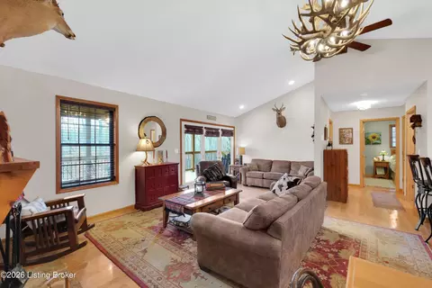 Living - 775 Penn Run Rd, Bee Spring, KY 42207 photo 3 of 6