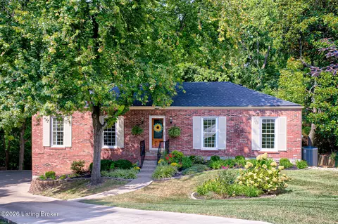 6800 Switch Bark Ct, Louisville, KY 40228