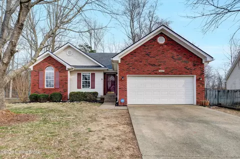 11113 Brook Bend Ct, Louisville, KY 40229