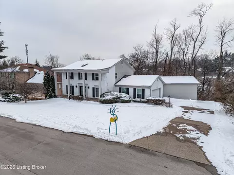 5206 Moccasin Trl, Louisville, KY 40207