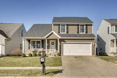 4516 Fallen Apple Ln, Louisville, KY 40218