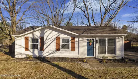 6812 Village Green Blvd, Pewee Valley, KY 40056