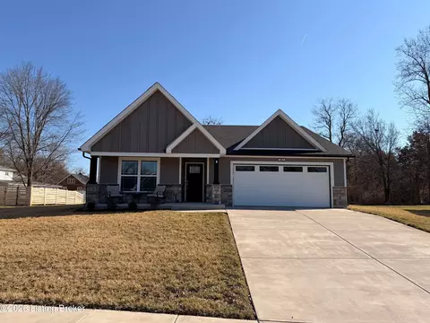 9005 Manslick Commons Dr, Louisville, KY 40219