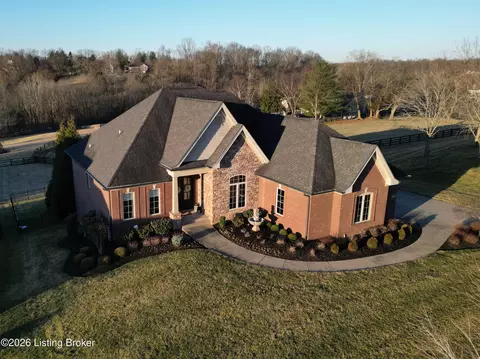 16706 Shakes Creek Dr, Fisherville, KY 40023